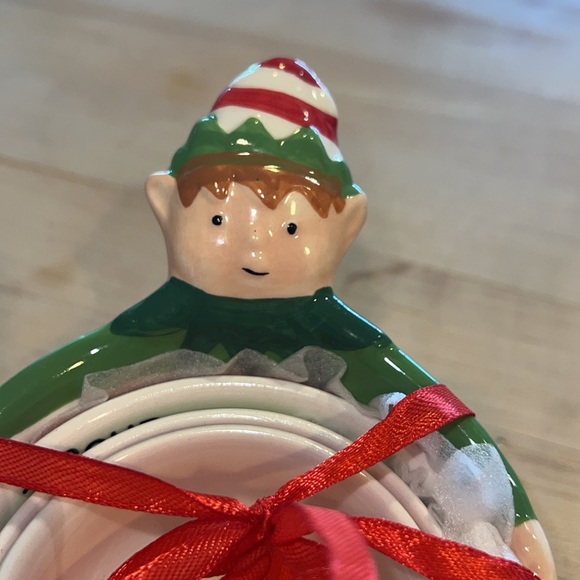 Holiday Time Elf Measuring Cups. - Picture 8 of 8